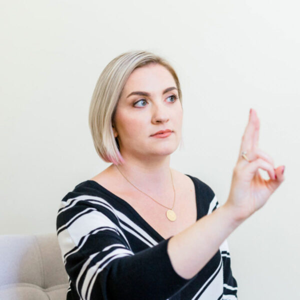 photo of blonde woman conducting emdr therapy